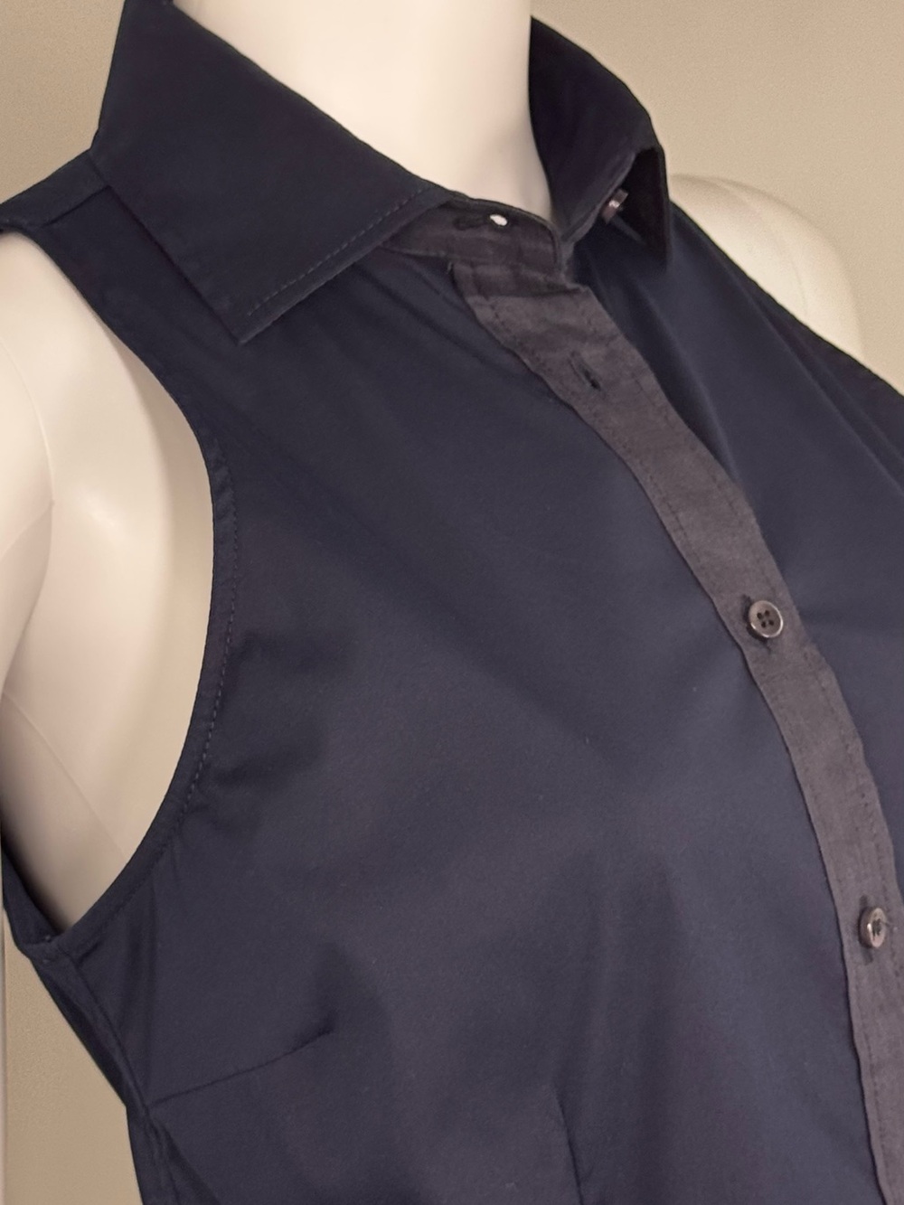 Pristine Brunello Cucinelli Sleeveless Mixed-Media Peplum Shirt - Size L (US) - Picture 10 of 16
